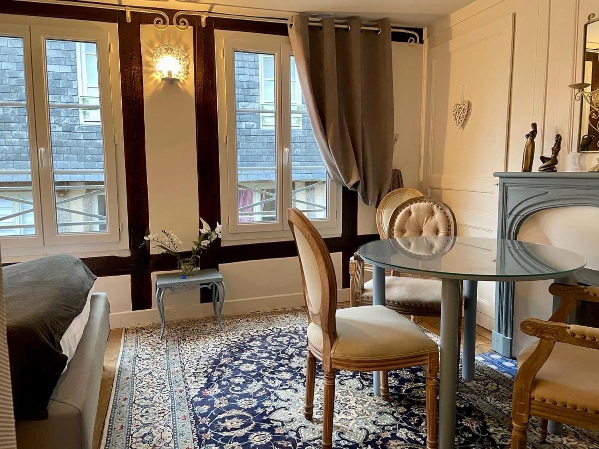 La Parenthese Du Capucin Apartment Онфльор Екстериор снимка